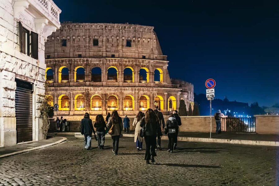 Rome: City Highlights Moonlight Walking Tour - Piazza Navona and the ancient stadium you can feel