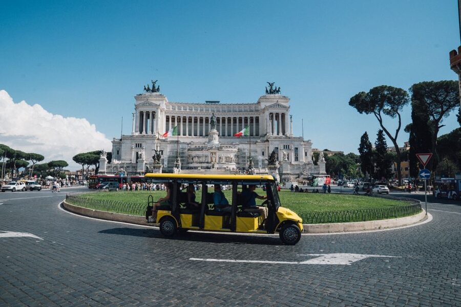 Rome: City Highlights Tour by Electric Golf Cart - Pantheon-area start to Piazza Colonna, fast orientation with a story
