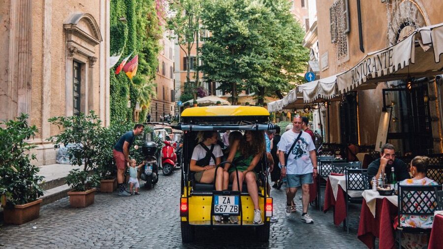 Rome: City Highlights Tour by Electric Golf Cart - Meeting at Via Monterone 19 and getting set in motion