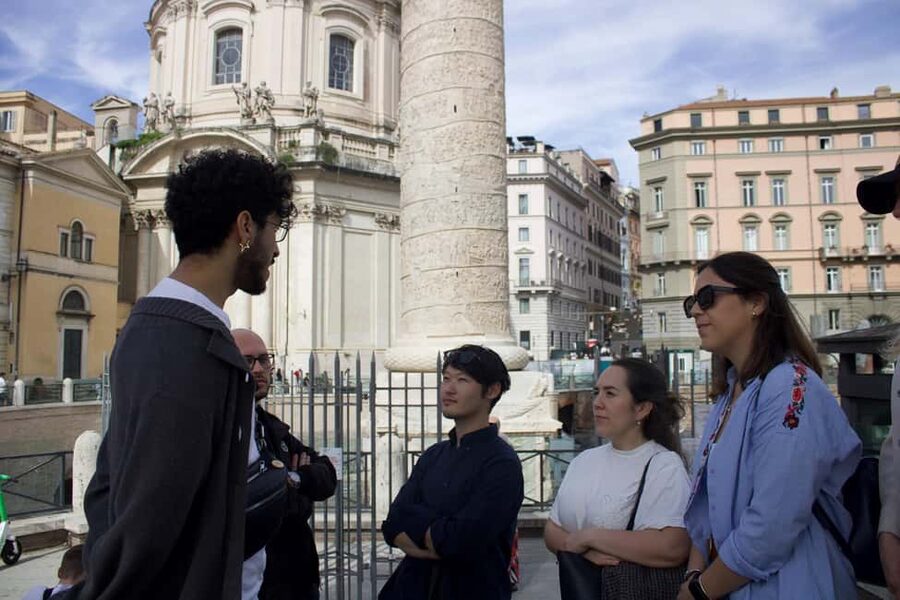 Rome: City Walking Tour in English or Spanish - Stop-by-stop: how each moment fits the big Rome picture