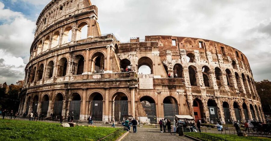 Rome: Colosseum Arena Floor, Roman Forum & Palatine Tour - Arch of Constantine, Arch of Titus, and what the guide ties together