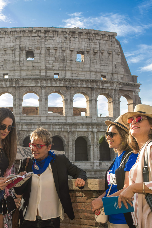Rome: Colosseum Experience with Host and Audio Guide - What to bring, and what to avoid, for a smooth visit