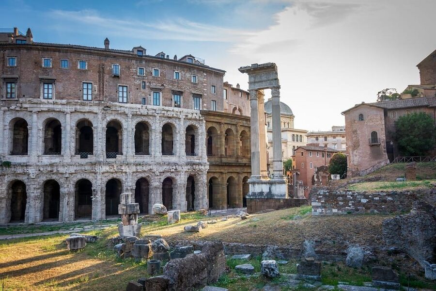 Rome: Colosseum, Forum, & Palatine Hill with Audio Guide - Roman Forum ruins that actually help you read the city
