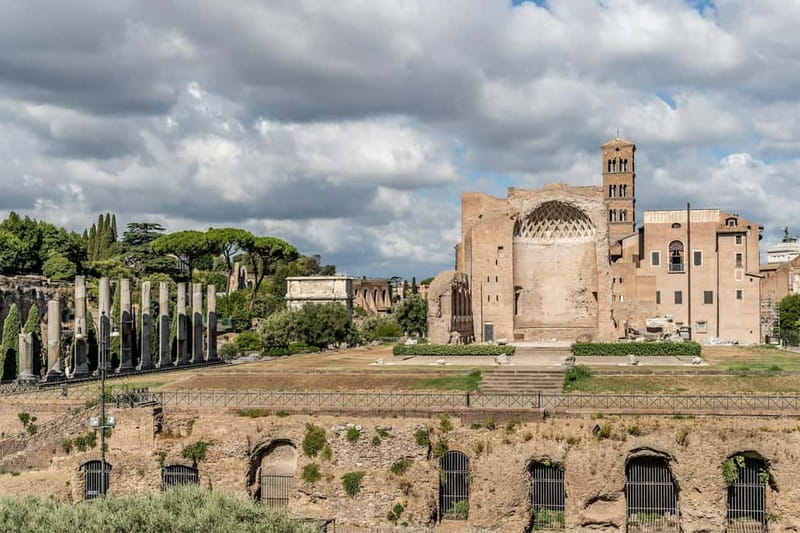 Rome: Colosseum & Forum Small Group Tour with Palatine Hill - Getting inside faster: skip-the-line at a packed Colosseum