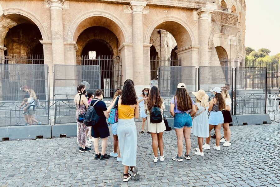 Rome: Colosseum Guided Tour with Entry Tickets - Pacing for Photos: One Hour, With Real Time Constraints