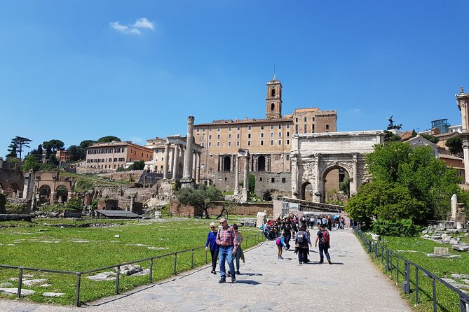 Rome: Colosseum, Palatine Hill and Roman Forum Guided Tour - The Forum center: where politics and religion met