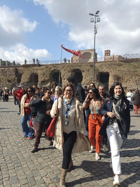 Rome: Colosseum, Palatine Hill, & Roman Forum Walking Tour - Entering the Colosseum: levels 1 and 2, and what to notice