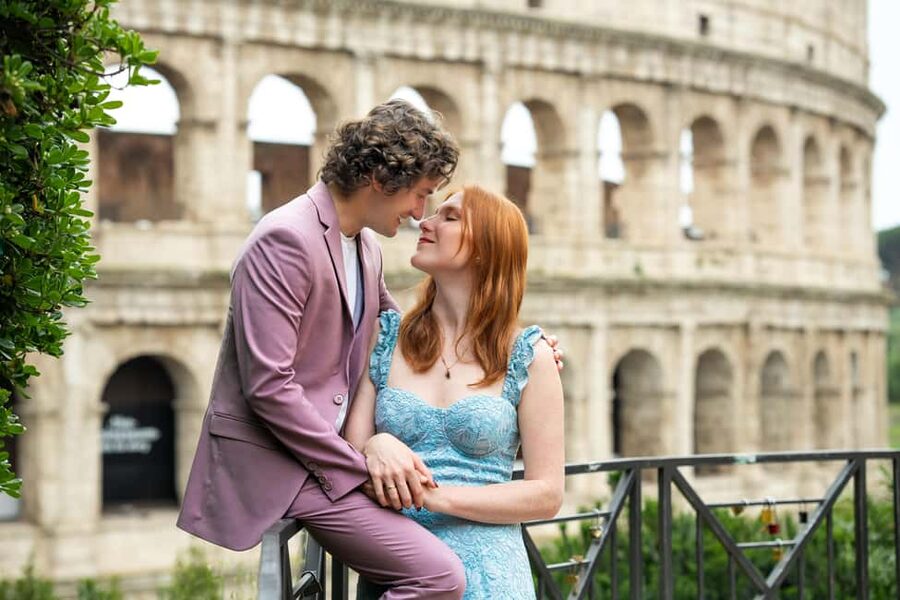 Rome: Colosseum Private Photoshoot - Meeting points: from Via del Colosseo to the Jewish Ghetto