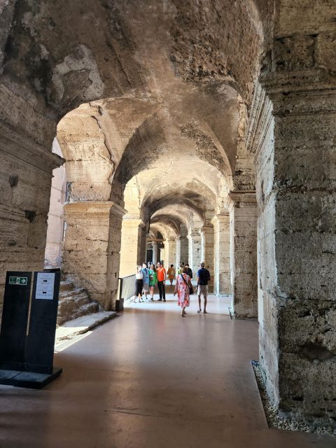 Rome: Colosseum, Roman Forum, and Palatine Hill Ancient Tour - Starting at the city core, then moving into the Roman Forum mindset
