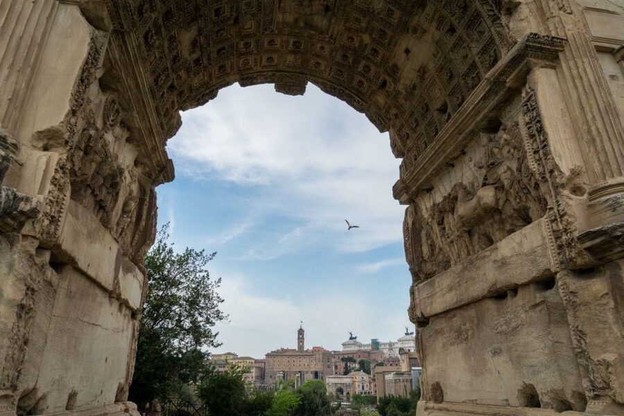 Rome: Colosseum, Roman Forum and Palatine Hill Group Tour - Arch of Constantine and quick photo stops: perfect breaks in the route