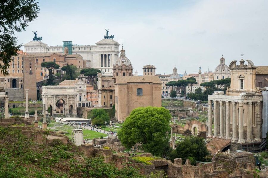 Rome: Colosseum, Roman Forum and Palatine Hill Group Tour - Timing, heat, and weather: how to plan your best visit
