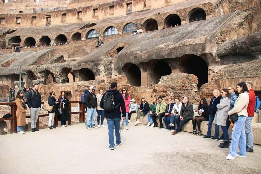 Rome: Colosseum, Roman Forum & Palatine Hill Guided Tour - 11:15 AM small group start and meeting points that actually make sense