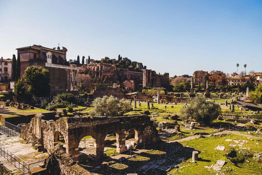 Rome: Colosseum, Roman Forum, & Palatine Hill with eBook - Inside the Colosseum: what the first two levels let you appreciate