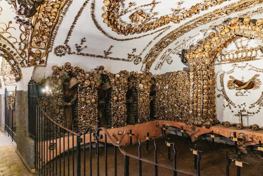 Rome: Crypts and Catacombs Underground Tour with Transfers - Roman Catacombs: Early Christians Below the City
