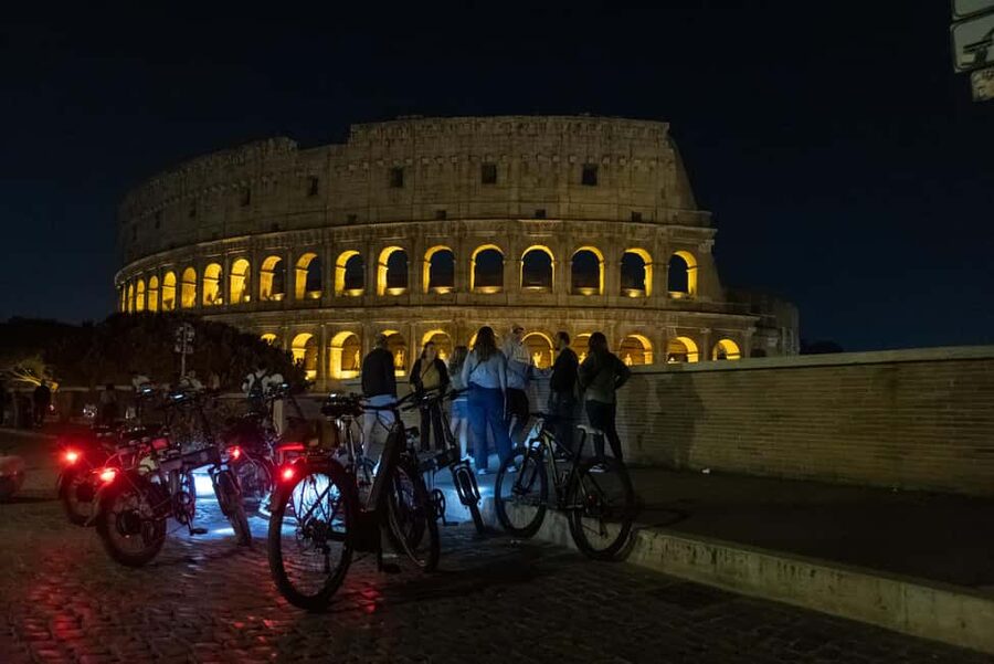 Rome: E-Bike Night Tour with Food and Wine Tasting - Capitoline Hill Views and the Emotional Pull of the Roman Forum