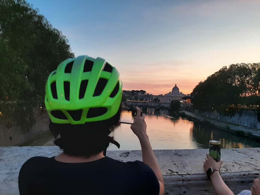 Rome: E-Bike Sunset Tour with Pizza Option - Meeting point reality: starting near the Colosseum