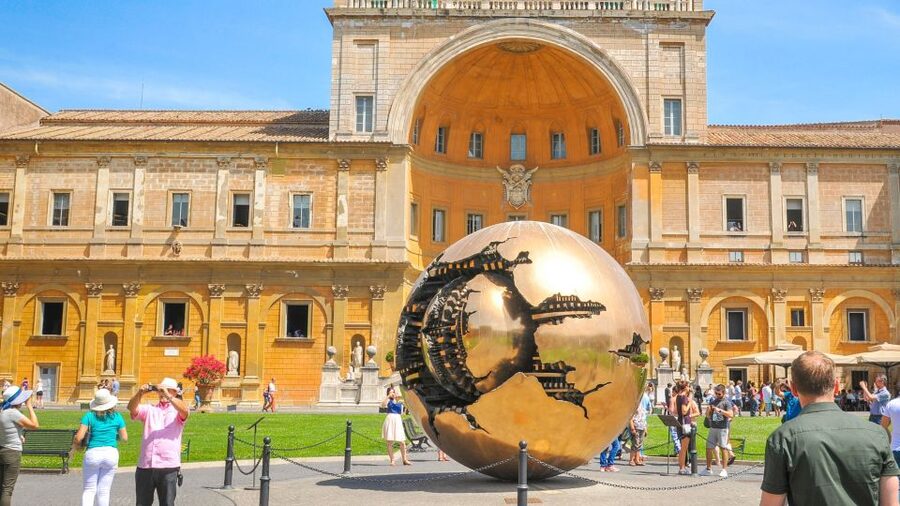 Rome: Early-Entry Vatican Museums & Sistine Chapel Tour - Meeting at Piazza del Risorgimento, then into the Vatican machine