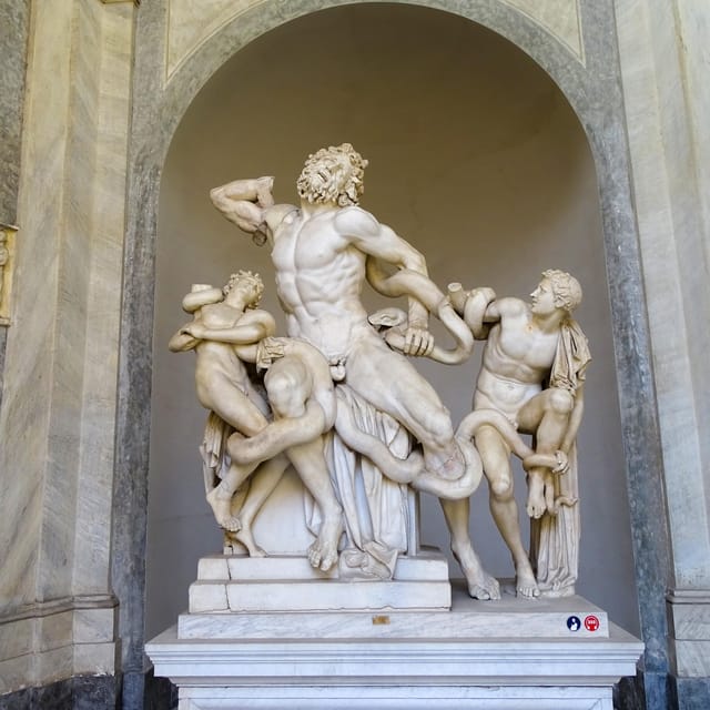 Rome: Early Vatican Museums & Sistine Chapel Tour - Cortile del Belvedere: The Tour Begins With the Right Kind of Context