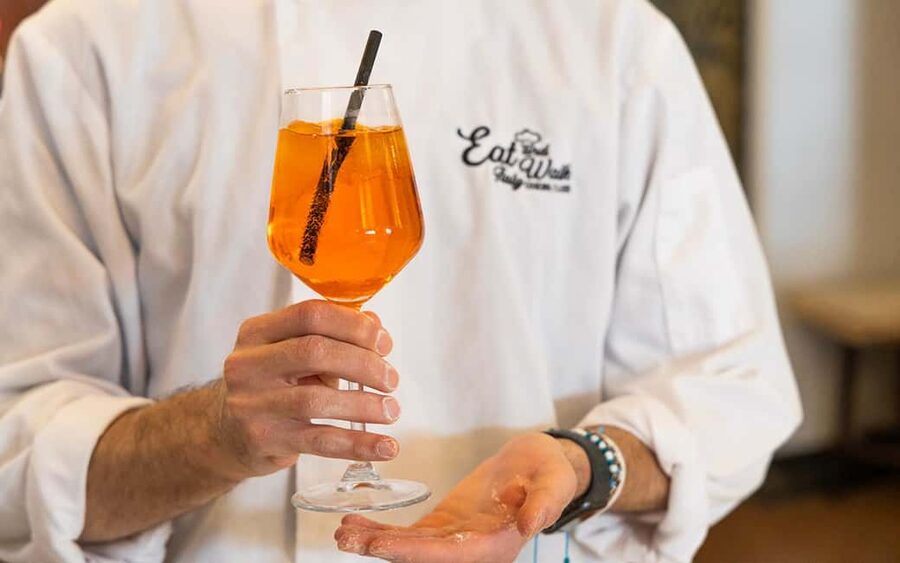 Rome: Enjoy Spritz and Pasta Making in Piazza Navona - Entering Gusto and Getting Oriented Near Piazza Navona