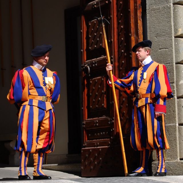 Rome: Escorted Papal Audience Experience with Entry Ticket - The Pope in Person: What Happens During the Walk and Audience