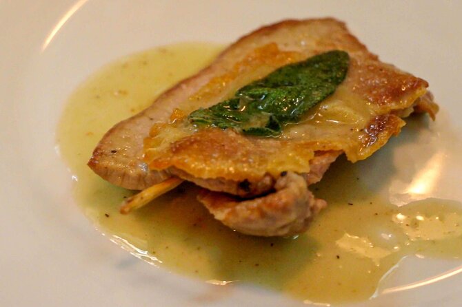 Rome Food Tour: Hidden Gems of Trastevere with Dinner & Wine - Stop 3: The three-course Roman dinner, pasta plus a traditional meat entree