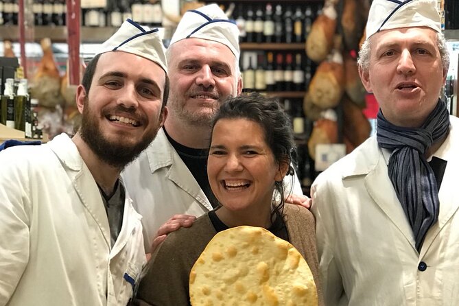 Rome Food Tour: Unlimited Tastings with Fine Wine & Barolo - Stop 1, La Nicchia Cafe: mozzarella di bufala, truffles, and Prosecco