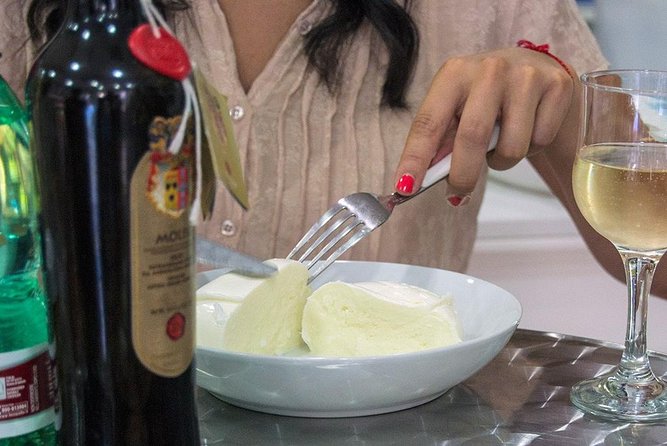 Rome Food Tour: Unlimited Tastings with Fine Wine & Barolo - Stop 4, Il Segreto: the classic Roman pasta sit-down moment