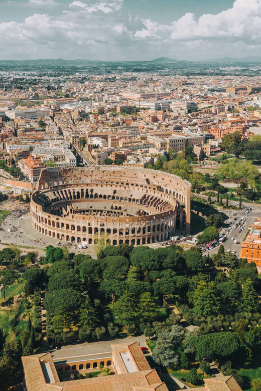 Rome: Guided Colosseum Underground Tour - Entering the Colosseum grounds with fast track timing