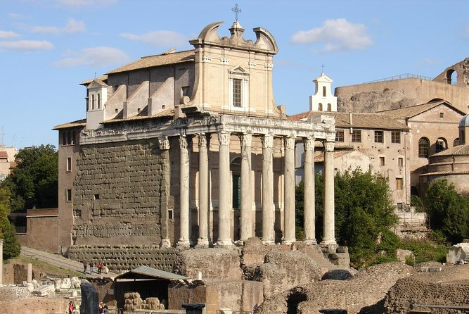 Rome: Guided Group Tour of Colosseum, Roman Forum & Palatine Hill - Entering the Colosseum: security checks and the strict timing rule