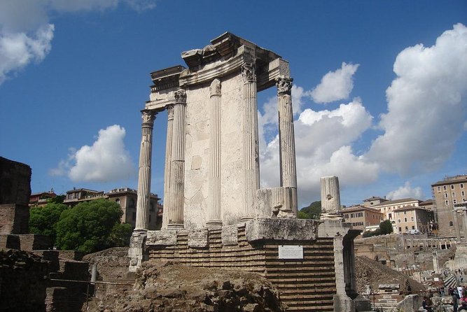 Rome: Guided Group Tour of Colosseum, Roman Forum & Palatine Hill - Your guide and the headset system, including what can go wrong