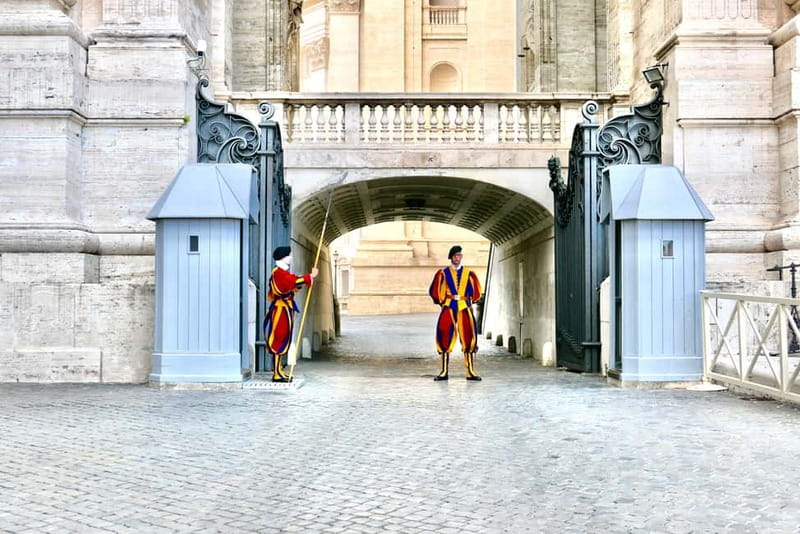 Rome: Guided Tour of St. Peter's Basilica, Grottoes & Square - Timing, security, and the dome decision you can make after