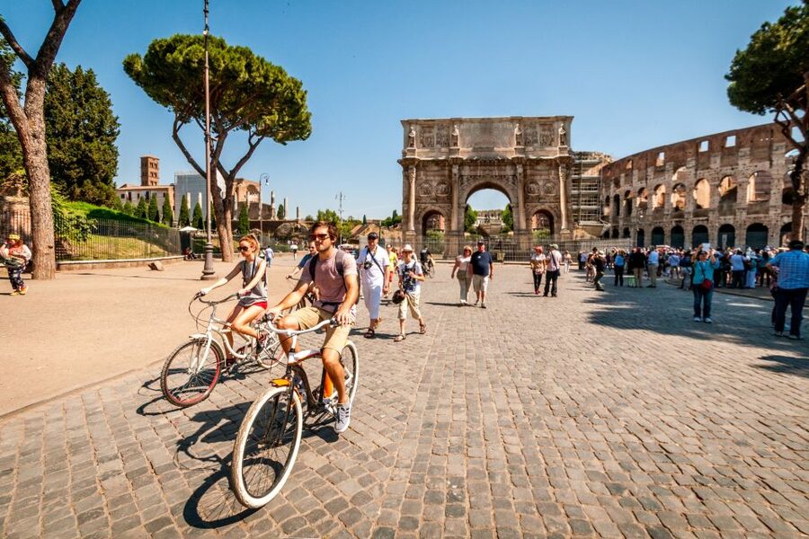 Rome: Highlights Bike Tour - Roman Forum vibes, then Circus Maximus: chariot-race energy without the trek
