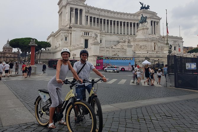 Rome: Highlights Bike Tour - The ride style: cruiser bikes, headsets, and traffic management