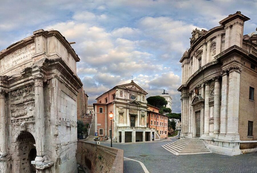 Rome: Mamertime Prison Entrance Ticket with Audio guide - Entering Carcer Tullianum: what the space feels like