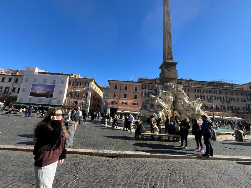 Rome: Navona Square Underground Ticket with Audio Guide - Finding the ticket spot at Piazza Navona, no drama required