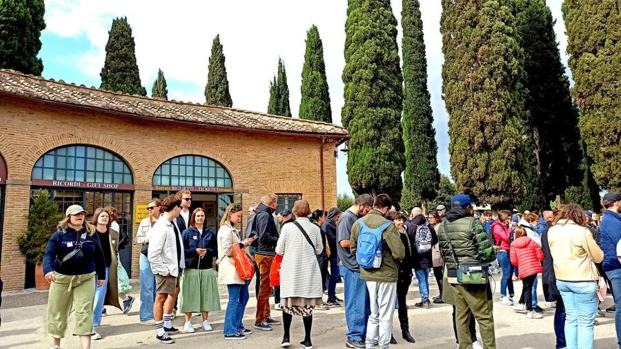 Rome: Official Catacombs Guided Tour with Golf Cart Shuttle - Meeting Point at Via Marco Aurelio, 19 (and how the shuttle works)