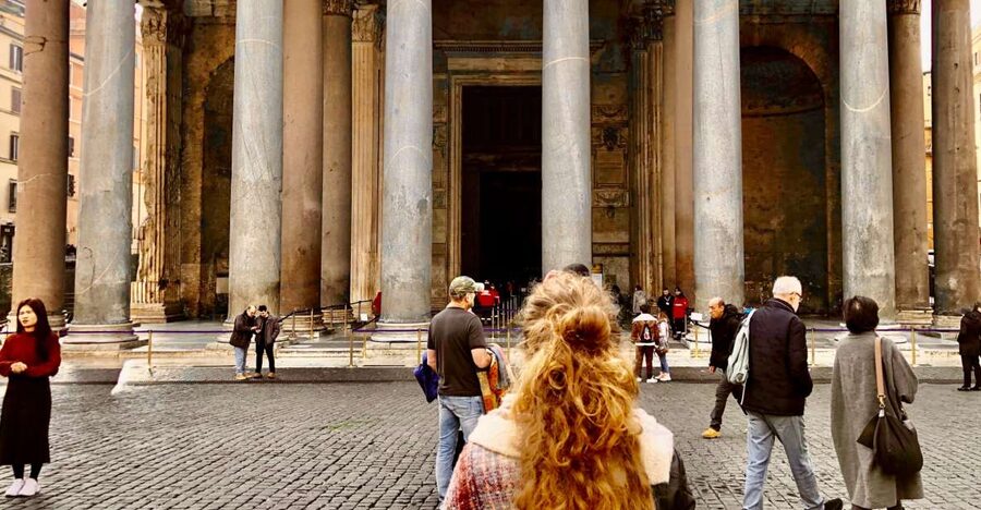 Rome: Pantheon Small Group Tour and Skip-the-Line Ticket - Pagan temple to Christian church, plus what you’ll find in the tomb area