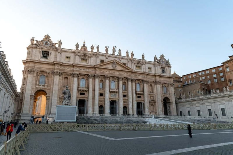 Rome: Papal Audience with Pope Leo IV - Finding Your Viewing Spot: How You Maximize Your Sightline