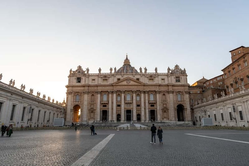 Rome: Papal Audience with Pope Leo IV - Winter Indoor Audience and the Vatican Dress Rules