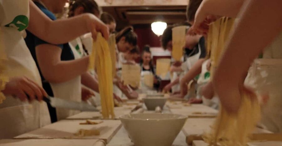 Rome: Pasta & Tiramisu Cooking Class near the Spanish Steps - Key things that make this class worth your evening
