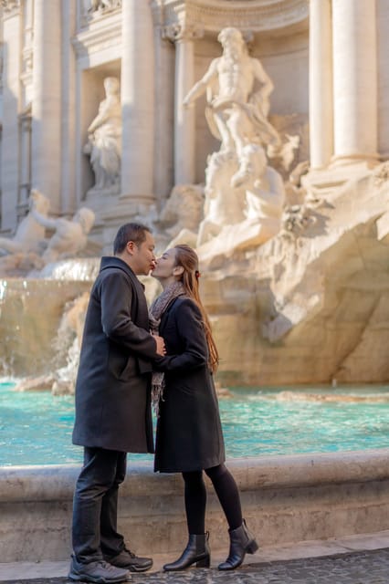 Rome: Personalized Photoshoot outside the Colosseum - Colosseum framing and crowd reality: how your photographer works the day