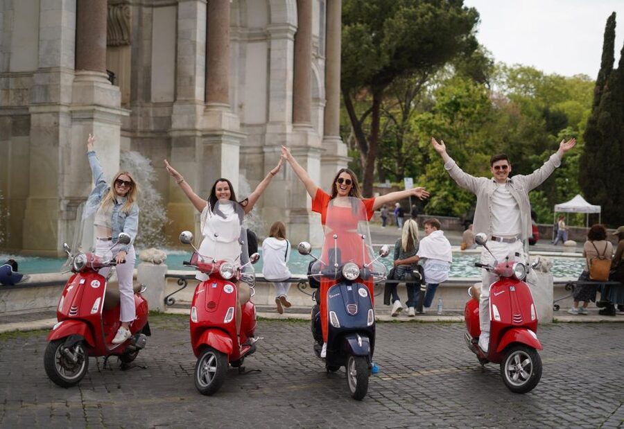 Rome: Photo Tour by Vespa Scooter - Why a Vespa Photo Tour Works So Well in Rome