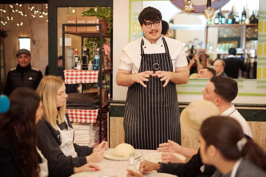 Rome: Pizza and Tiramisu Cooking Class in Piazza Navona - Meeting at Antica Trattoria Agonale and What Happens First