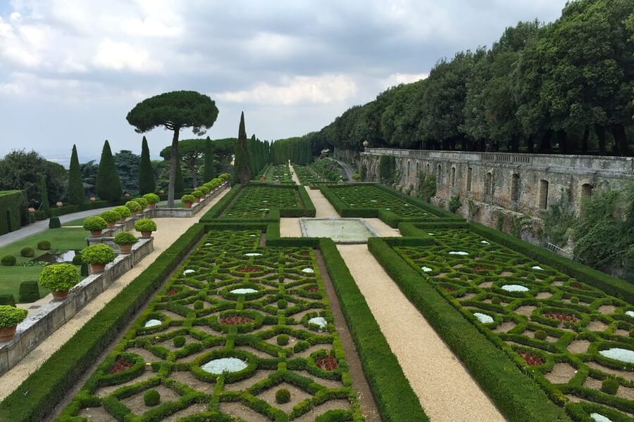 Rome: Pontifical Villa Gardens at Castel Gandolfo Minibus - Key points to know before you go