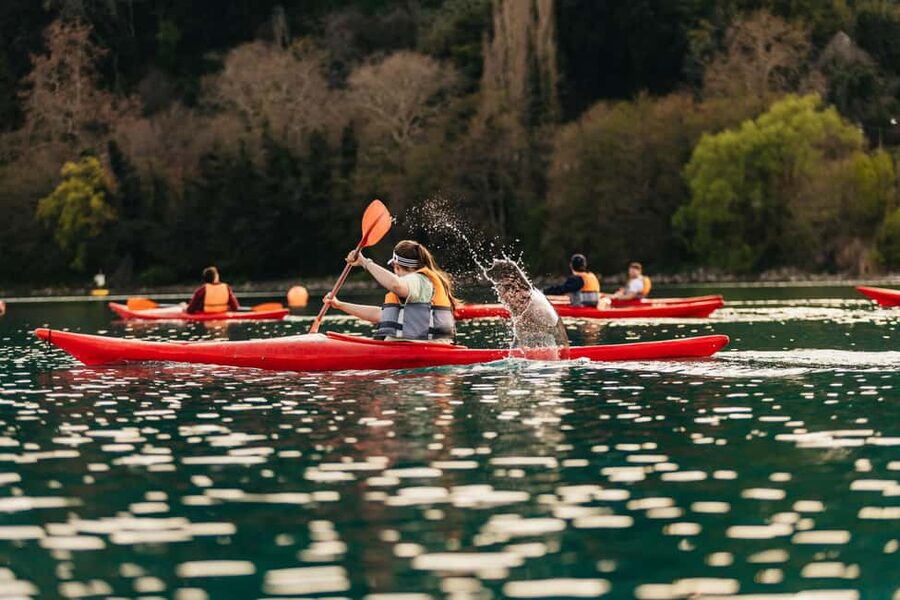 Rome: Popes' Lake, Kayak Tour with Swimming & Roman Pizza - The pizza and snack stop: simple, but part of the value