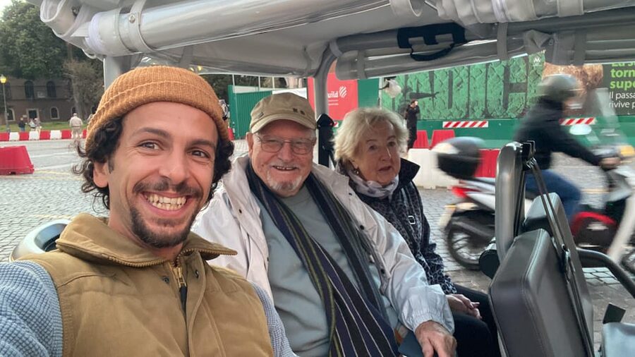 Rome: Private Golf Cart tour with a Local Guide - Rione Monti and quick stops for atmosphere