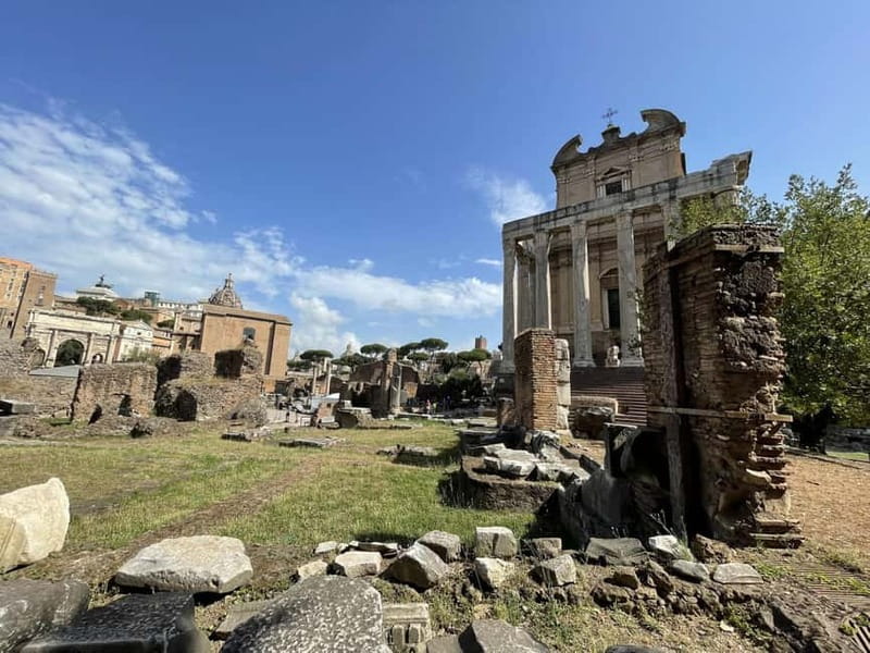 Rome: Roman Forum Myths and Legends Private Guided Tour - Timing, crowds, and why the start time can change everything