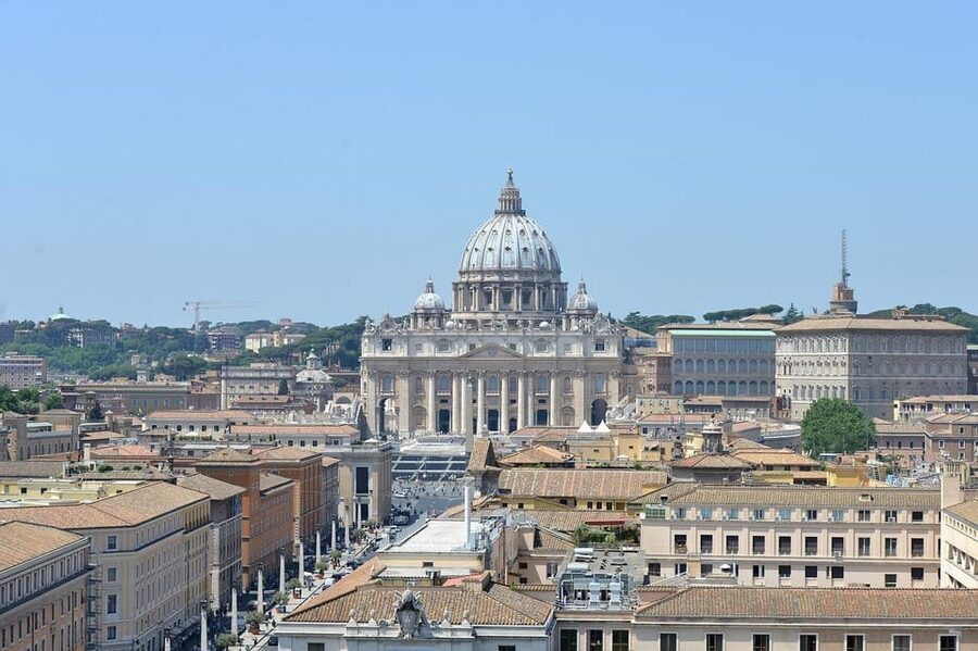 Rome: Saint Peter's Basilica Tour - The Early Steps in Vatican City: Square Walk and a Photo Stop