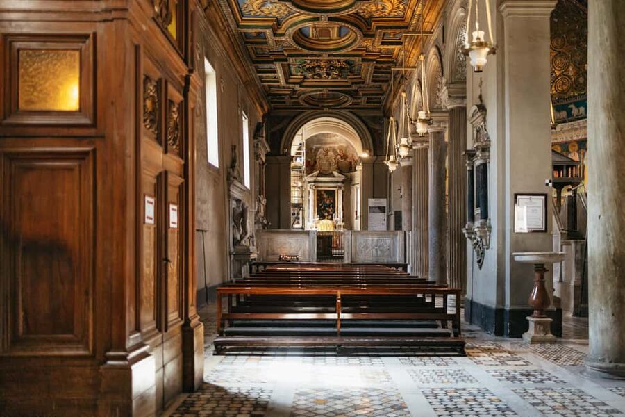 Rome: San Clemente Underground and Basilica Guided Tour - Basilica di San Clemente al Laterano: mosaics, medieval worship, and a quick photo moment