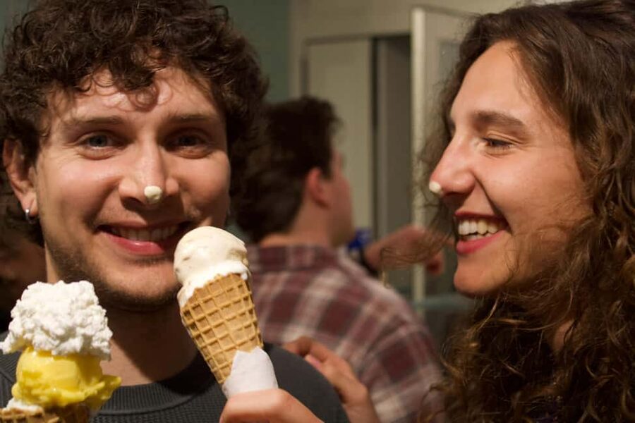 Rome: Small Group Trastevere Food Tour with Dinner - Stop 5 at Fiordiluna: dessert gelato to close the night